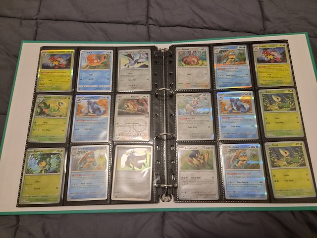 Pokémon kaarten met verzamelblik, rares, veel glimmende kaarten, gevulde mappen en accessoires - afbeelding 14 van  38