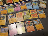 Pokémon kaarten met verzamelblik, rares, veel glimmende kaarten, gevulde mappen en accessoires - afbeelding 12 van  38