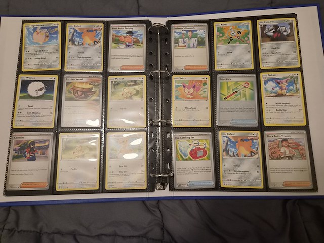 Pokémon kaarten met verzamelblik, rares, veel glimmende kaarten, gevulde mappen en accessoires - afbeelding 28 van  38