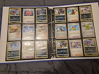 Pokémon kaarten met verzamelblik, rares, veel glimmende kaarten, gevulde mappen en accessoires - afbeelding 31 van  38