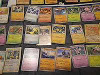 Pokémon kaarten met verzamelblik, rares, veel glimmende kaarten, gevulde mappen en accessoires - afbeelding 23 van  38
