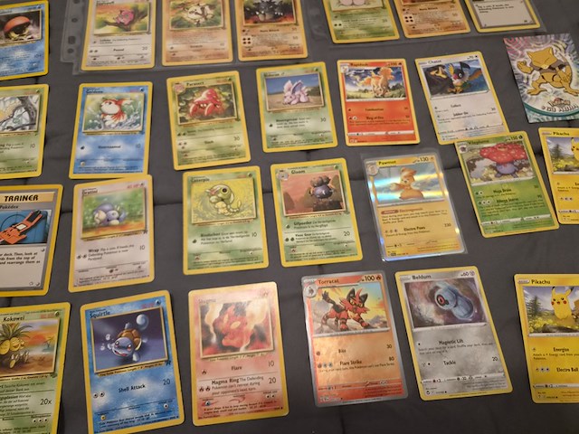 Pokémon kaarten, vele vintage kaarten en gevulde verzamelmap - afbeelding 21 van  27