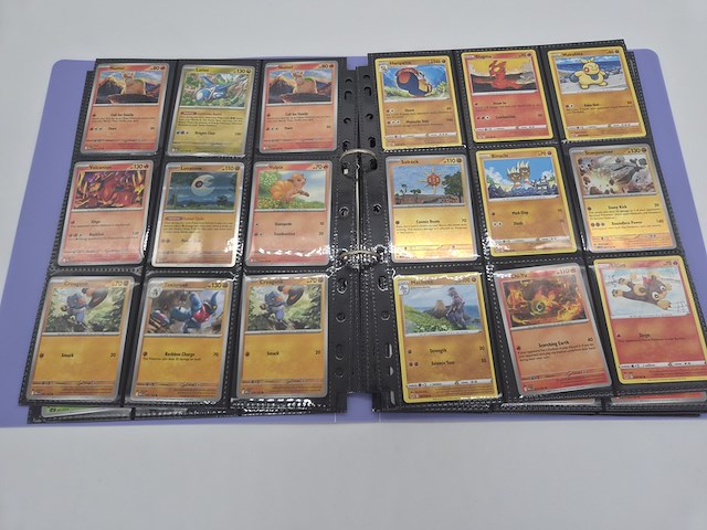 Pokémon kaarten verzameling met map en poké ball opbergblik (incl. rare & vintage kaarten) - afbeelding 5 van  23