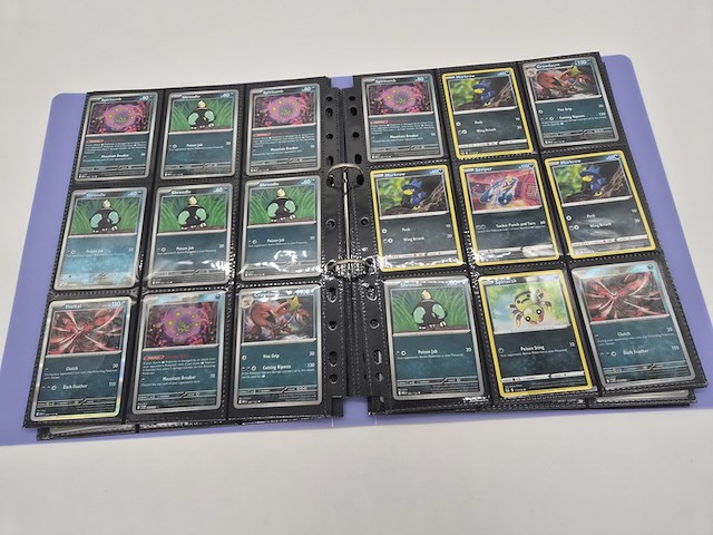 Pokémon kaarten verzameling met map en poké ball opbergblik (incl. rare & vintage kaarten) - afbeelding 7 van  23