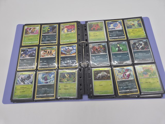 Pokémon kaarten verzameling met map en poké ball opbergblik (incl. rare & vintage kaarten) - afbeelding 8 van  23