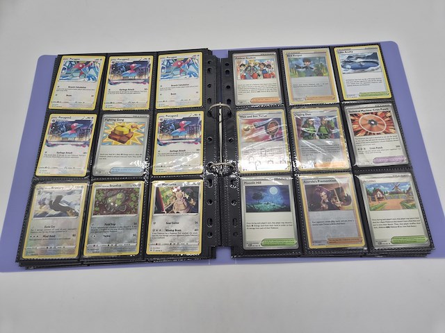 Pokémon kaarten verzameling met map en poké ball opbergblik (incl. rare & vintage kaarten) - afbeelding 9 van  23