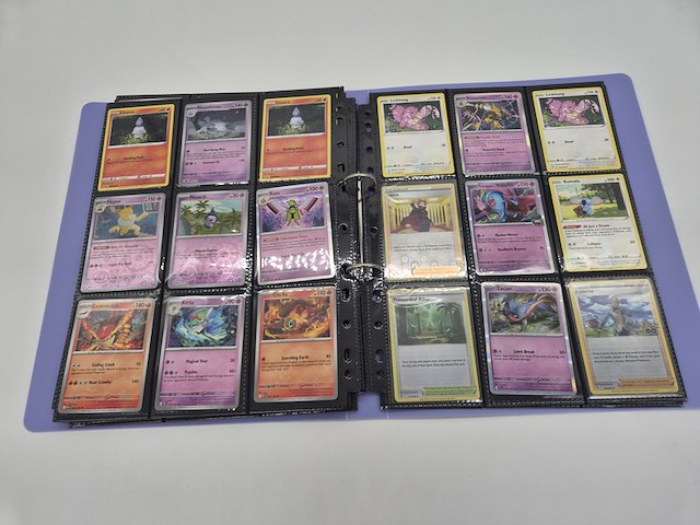 Pokémon kaarten verzameling met map en poké ball opbergblik (incl. rare & vintage kaarten) - afbeelding 11 van  23