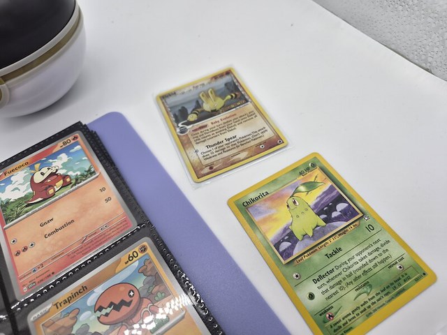 Pokémon kaarten verzameling met map en poké ball opbergblik (incl. rare & vintage kaarten) - afbeelding 20 van  23
