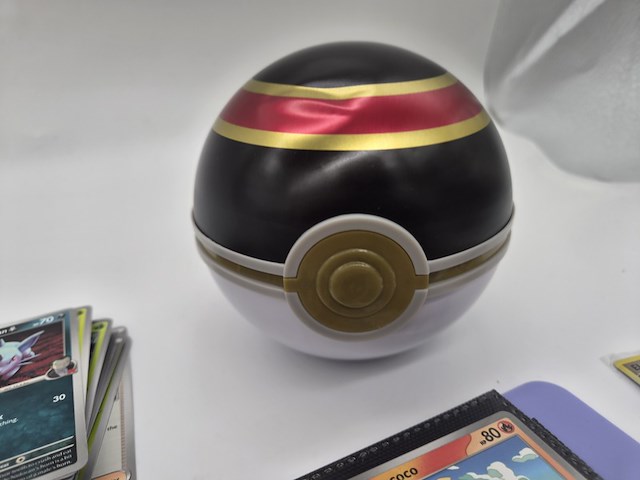 Pokémon kaarten verzameling met map en poké ball opbergblik (incl. rare & vintage kaarten) - afbeelding 21 van  23