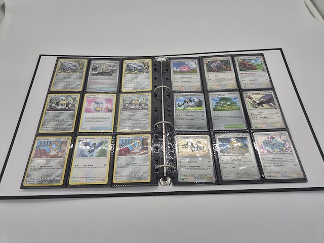 Pokémon kaartencollectie met twee verzamelmappen, vintage, holo en deckboxen - afbeelding 4 van  26