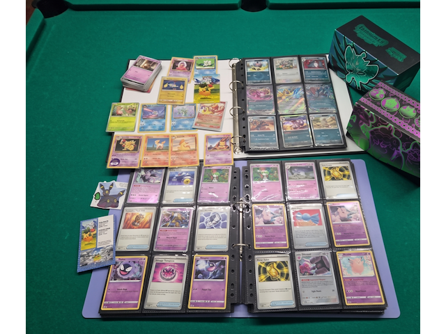Pokémon kaartencollectie met twee verzamelmappen, vintage, holo en deckboxen - afbeelding 1 van  26