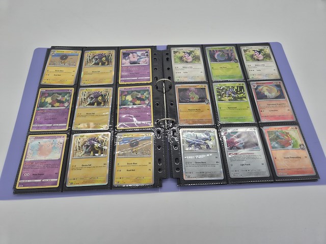 Pokémon kaartencollectie met twee verzamelmappen, vintage, holo en deckboxen - afbeelding 15 van  26