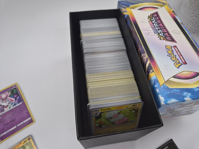 Pokémon kaartencollectie – verzamelmap, opbergbox en losse kaarten (o.a. vintage) - afbeelding 13 van  14