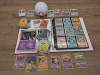 Pokémon kaartenverzameling met map, zeldzame kaarten, losse kaarten, vintage en poké ball-opbergdoos - afbeelding 1 van  18