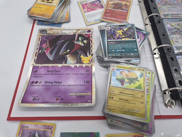 Pokémon kaartenverzameling met map, zeldzame kaarten, losse kaarten, vintage en poké ball-opbergdoos - afbeelding 13 van  18