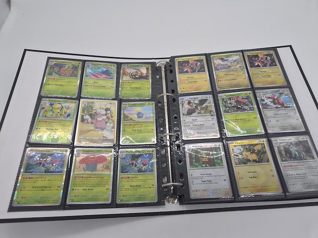 Pokémon kaartenverzameling met o.a. rares, vintage kaarten, holo's, map en poké ball-opbergdoos - afbeelding 2 van  21