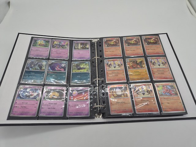Pokémon kaartenverzameling met o.a. rares, vintage kaarten, holo's, map en poké ball-opbergdoos - afbeelding 3 van  21