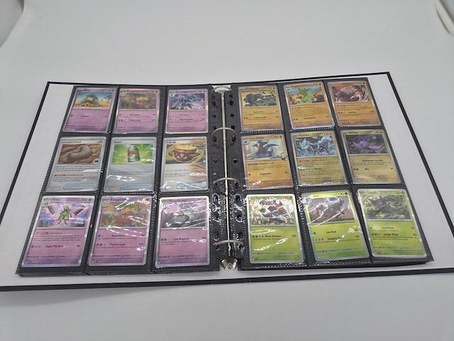 Pokémon kaartenverzameling met o.a. rares, vintage kaarten, holo's, map en poké ball-opbergdoos - afbeelding 6 van  21
