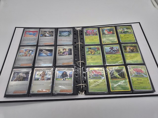 Pokémon kaartenverzameling met o.a. rares, vintage kaarten, holo's, map en poké ball-opbergdoos - afbeelding 8 van  21