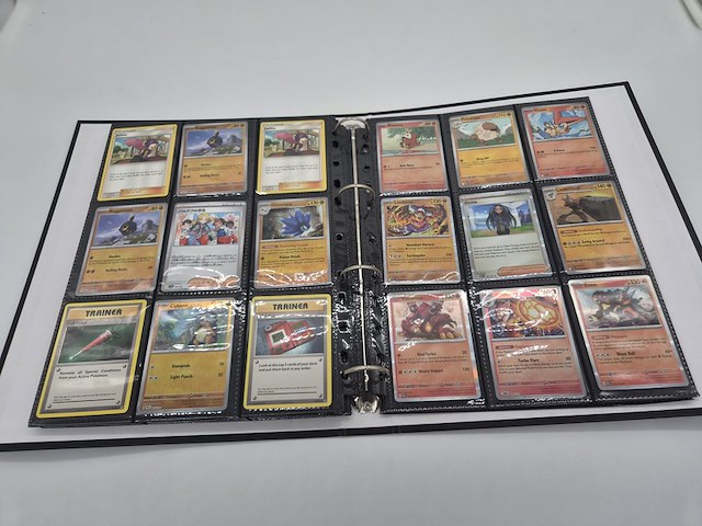 Pokémon kaartenverzameling met o.a. rares, vintage kaarten, holo's, map en poké ball-opbergdoos - afbeelding 10 van  21