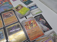 Pokémon kaartenverzameling met o.a. rares, vintage kaarten, holo's, map en poké ball-opbergdoos - afbeelding 17 van  21