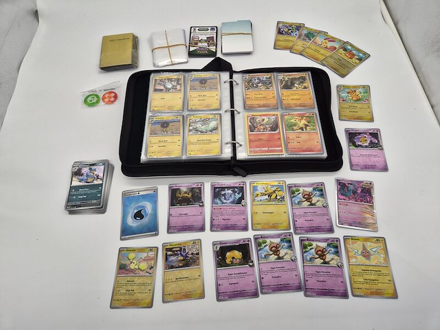 Pokémon kaartenverzameling met verzamelmap en accessoires - afbeelding 1 van  46