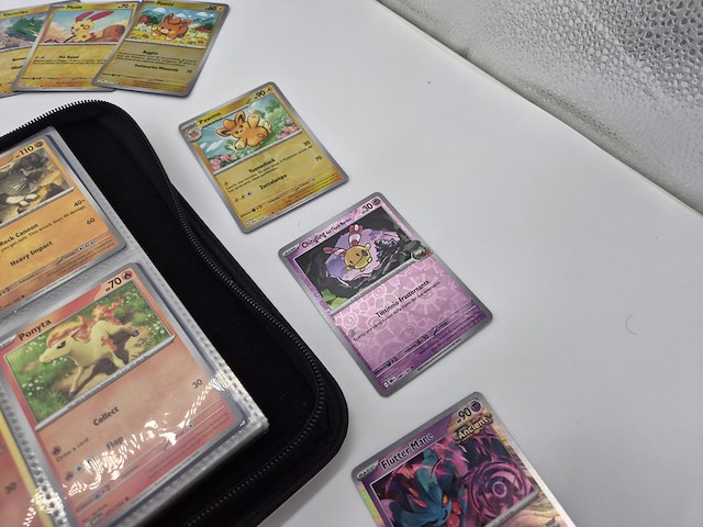 Pokémon kaartenverzameling met verzamelmap en accessoires - afbeelding 45 van  46