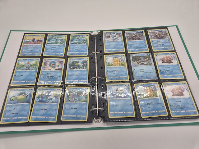 Pokémon kaartenverzameling met vintage kaarten, glimmende kaarten, rares, white flare elite trainer box en map - afbeelding 5 van  23