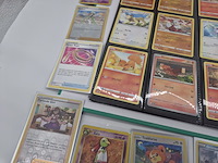 Pokémon kaartenverzameling met vintage kaarten, glimmende kaarten, rares, white flare elite trainer box en map - afbeelding 18 van  23
