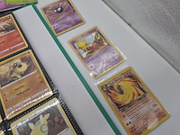 Pokémon kaartenverzameling met vintage kaarten, glimmende kaarten, rares, white flare elite trainer box en map - afbeelding 22 van  23