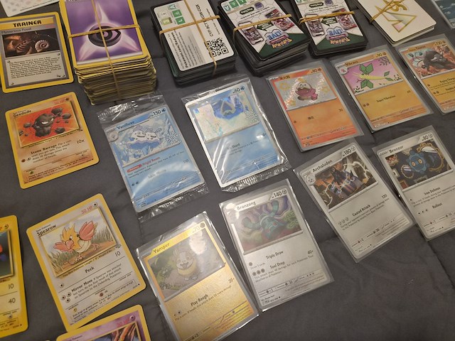 Pokémon map met vele kaarten, veel vintage kaarten en deckboxen - afbeelding 14 van  19