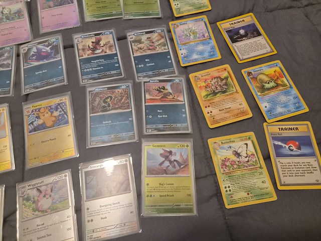 Pokémon map met vele kaarten, veel vintage kaarten en deckboxen - afbeelding 16 van  19