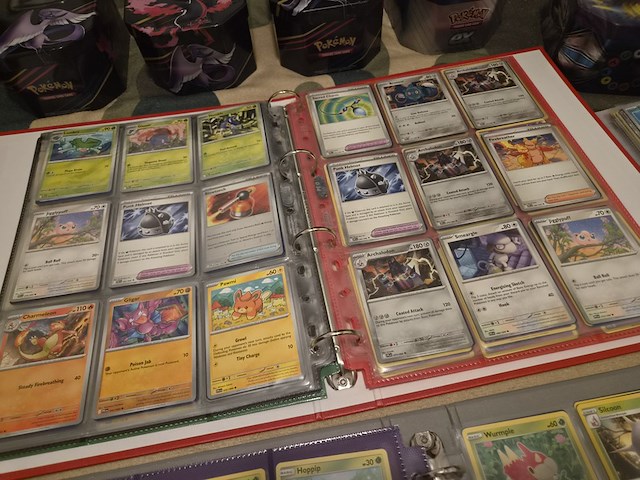 Pokémon mega collectie met o.a. vintage kaarten, 4 gevulde mappen, tins en xl kaarten - afbeelding 9 van  19