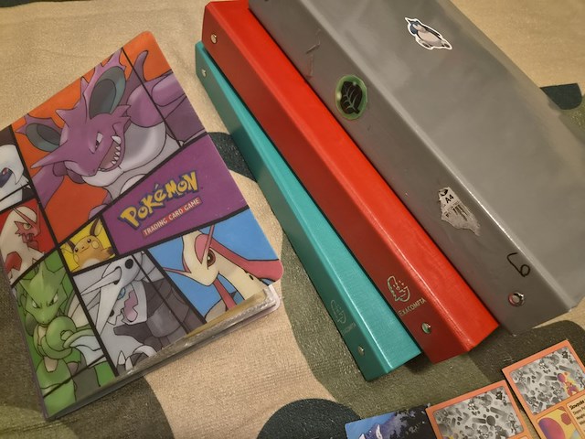 Pokémon mega collectie met o.a. vintage kaarten, 4 gevulde mappen, tins en xl kaarten - afbeelding 11 van  19