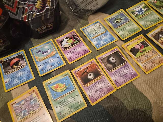 Pokémon mega collectie met o.a. vintage kaarten, 4 gevulde mappen, tins en xl kaarten - afbeelding 14 van  19