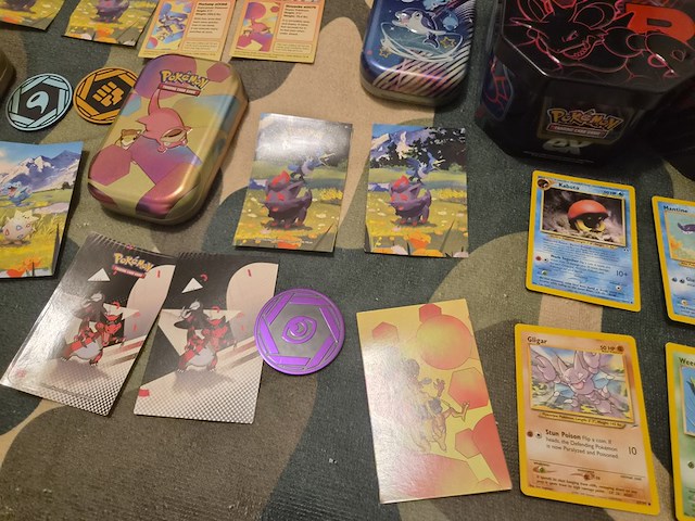 Pokémon mega collectie met o.a. vintage kaarten, 4 gevulde mappen, tins en xl kaarten - afbeelding 16 van  19