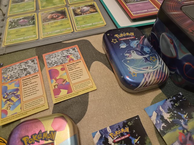 Pokémon mega collectie met o.a. vintage kaarten, 4 gevulde mappen, tins en xl kaarten - afbeelding 17 van  19