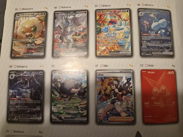 Pokémon verzameling met holo charizard, (vintage) kaarten, 2 insteekmappen, poké ball en accessoires - afbeelding 8 van  43
