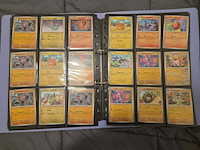 Pokémon verzameling met holo charizard, (vintage) kaarten, 2 insteekmappen, poké ball en accessoires - afbeelding 20 van  43