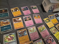 Pokémon verzameling met kaarten, insteekmap, oude kaarten, holo's, opbergdoos en accessoires - afbeelding 2 van  33