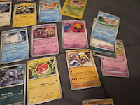 Pokémon verzameling met kaarten, insteekmap, oude kaarten, holo's, opbergdoos en accessoires - afbeelding 7 van  33