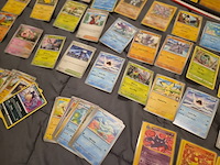 Pokémon verzameling met kaarten, insteekmap, oude kaarten, holo's, opbergdoos en accessoires - afbeelding 14 van  33