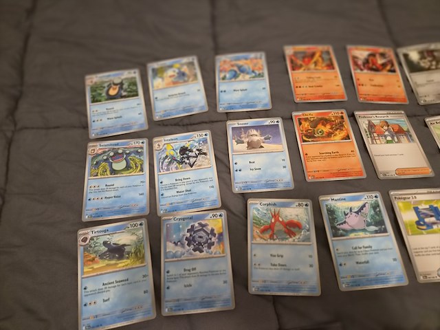 Pokémon verzameling met kaarten, insteekmap, oude kaarten, holo's, opbergdoos en accessoires - afbeelding 31 van  33