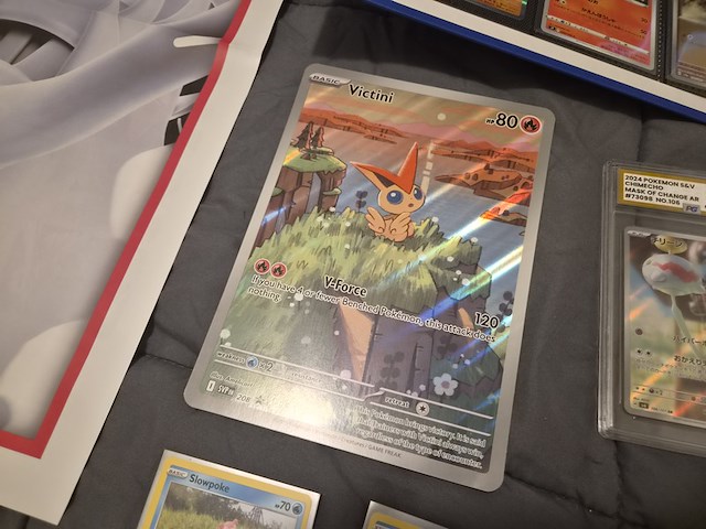 Pokémon verzameling met vintage kaarten, ge-grade kaart, rares, gevulde mappen, poster en meer - afbeelding 11 van  43
