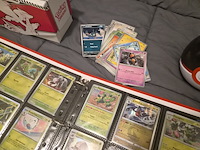 Pokémon verzameling met vintage kaarten, ge-grade kaart, rares, gevulde mappen, poster en meer - afbeelding 20 van  43