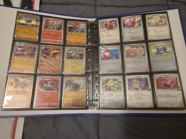 Pokémon verzameling met vintage kaarten, ge-grade kaart, rares, gevulde mappen, poster en meer - afbeelding 23 van  43
