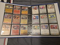Pokémon verzameling met vintage kaarten, ge-grade kaart, rares, gevulde mappen, poster en meer - afbeelding 23 van  43