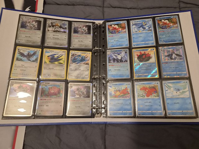 Pokémon verzameling met vintage kaarten, ge-grade kaart, rares, gevulde mappen, poster en meer - afbeelding 24 van  43