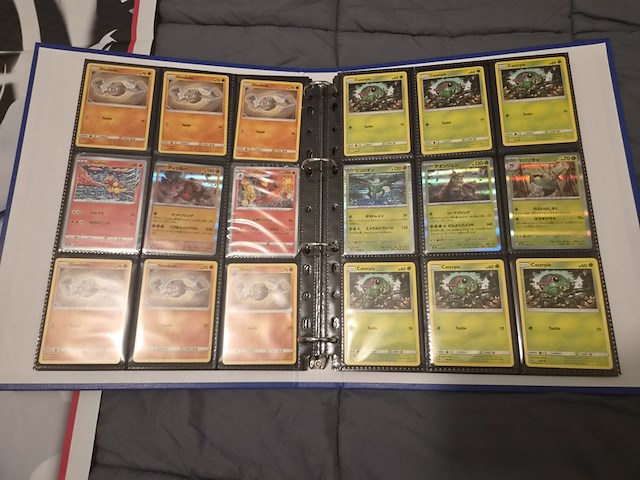 Pokémon verzameling met vintage kaarten, ge-grade kaart, rares, gevulde mappen, poster en meer - afbeelding 25 van  43