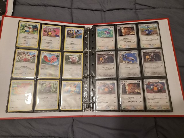 Pokémon verzameling met vintage kaarten, ge-grade kaart, rares, gevulde mappen, poster en meer - afbeelding 36 van  43